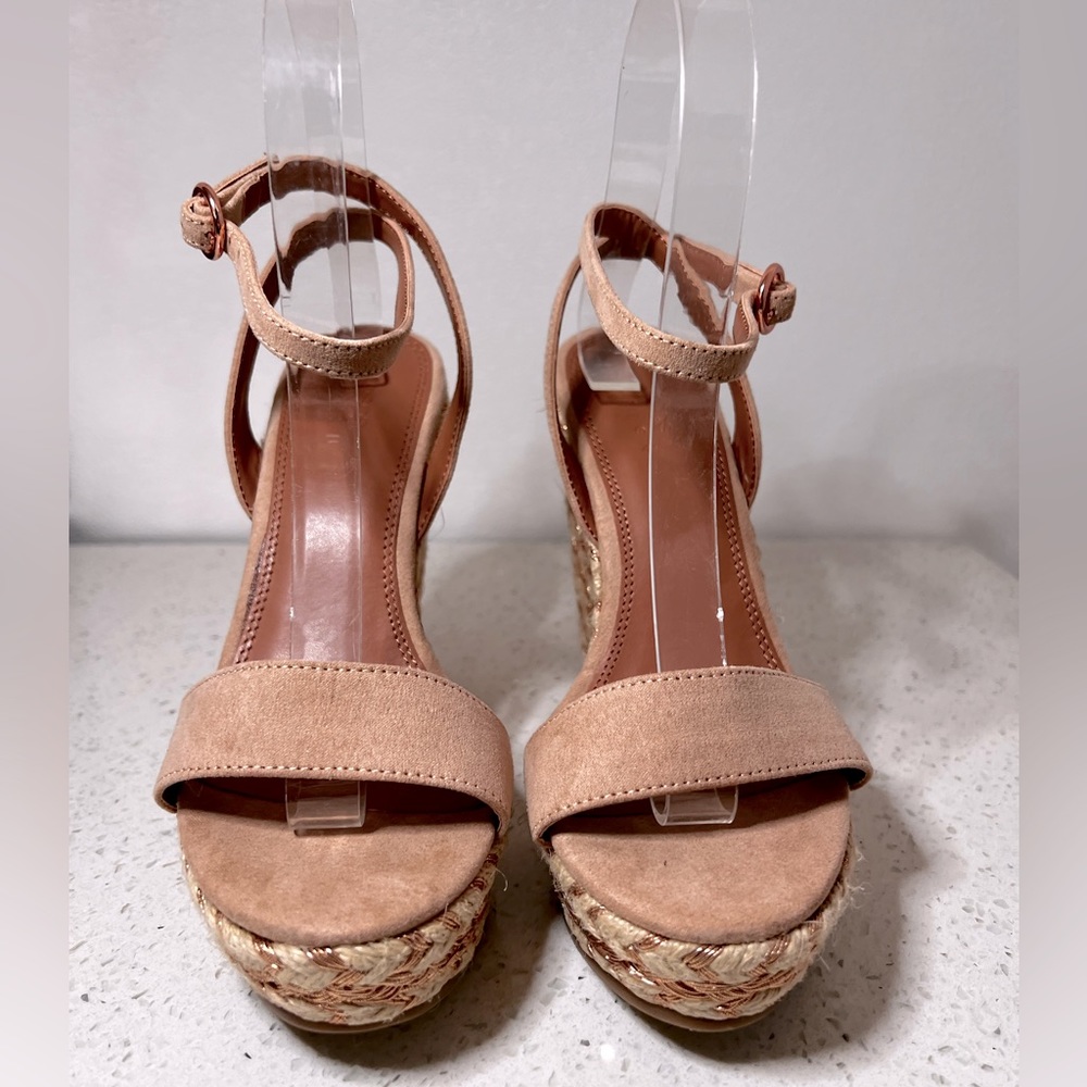 Rose gold platform